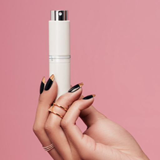 How does ScentBox's spray quantity compare to Scentbird