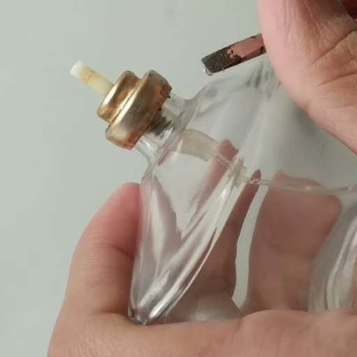 When should perfume spray bottle caps be replaced