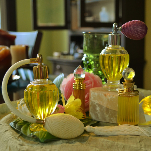 What Are the Different Types of Perfume Bottles Available?