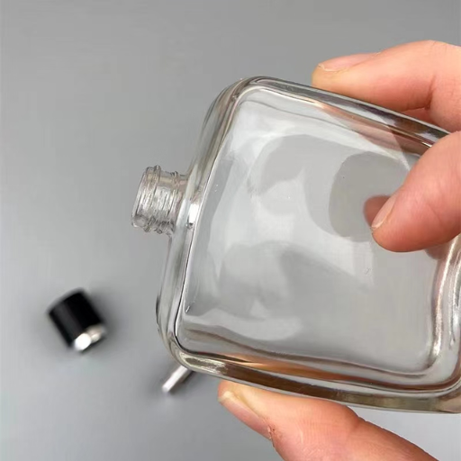 How to Use and Maintain Empty Perfume Bottles?