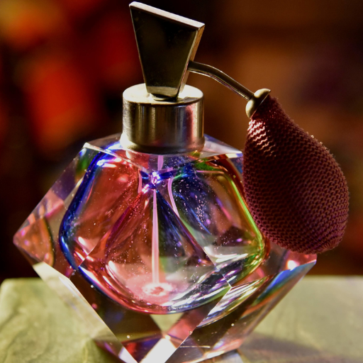 How to Choose the Perfect Glass Perfume Bottle for Your Collection?