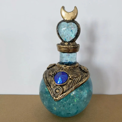 How to Differentiate Between Vintage Perfume Bottles and Reproductions?