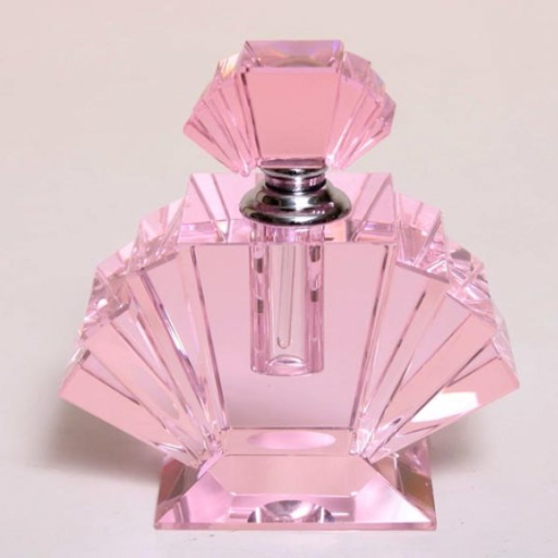 What Are the Latest Perfume for Women Trends in Pink Bottles?