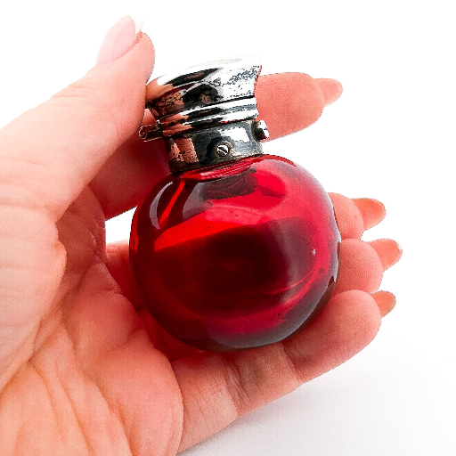 Using and Storing Red Perfume