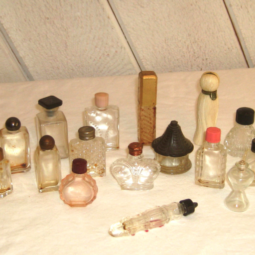 The Unique Appeal of Miniature Perfume Bottles