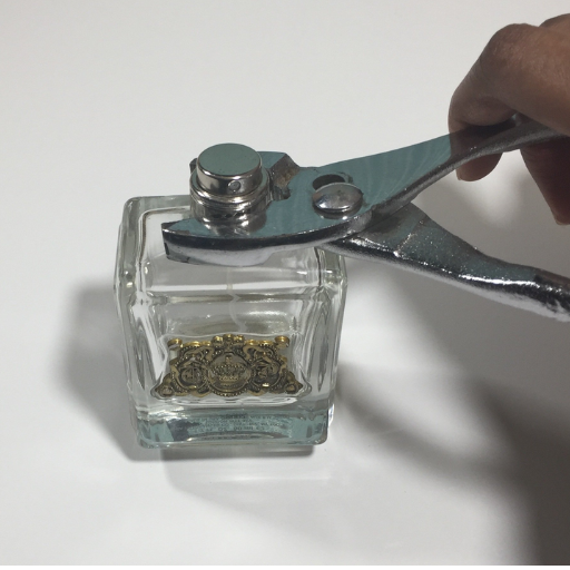 Step-by-Step Guide to Opening Perfume Bottles