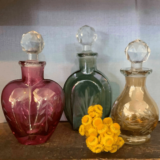 Benefits of Purchasing Vintage Perfume Bottles Wholesale