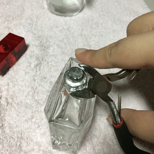 Troubleshooting Tips for Difficult Perfume Bottles